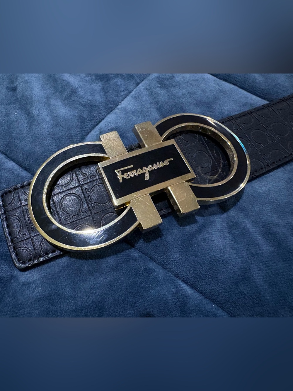 Salvatore Ferragamo Gancini Belt Black Leather Gold Buckle Size 48/120 Luxury